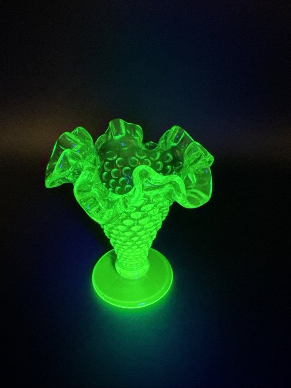 VTG Fenton Glass Emerald Green Uranium UV Hobnail Ruffle 3.75” Vase